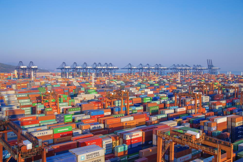 日吞吐量近5萬(wàn)標(biāo)箱，集裝箱進(jìn)閘到上船僅2小時(shí)，鹽田港跑出“加速度”