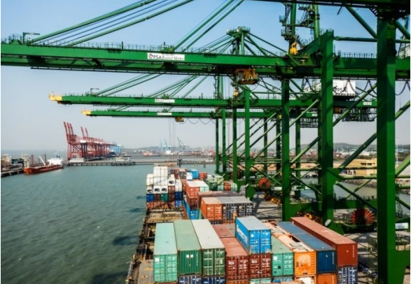 窒息！全球120多個港，堵得一抹黑！