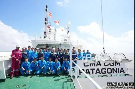 兩家“兄弟”船廠兩艘首制15000TEU集裝箱船同日試航凱旋