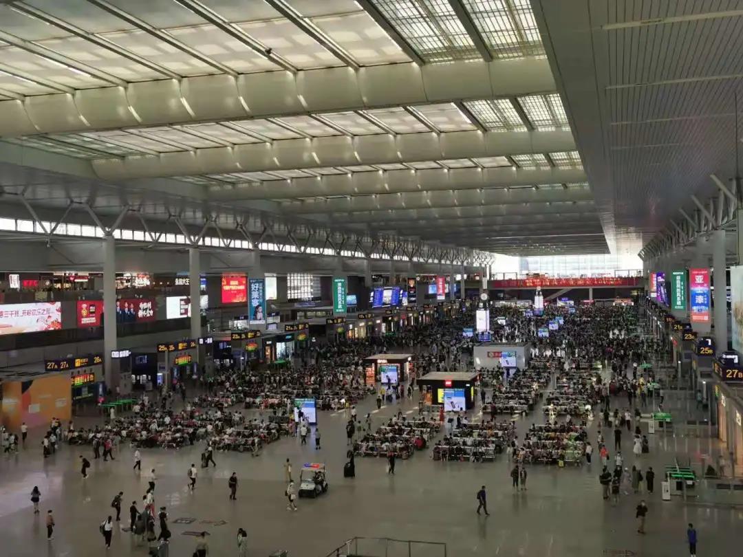 臺(tái)風(fēng)“煙花”再次登陸，上海、寧波港各碼頭已宣布恢復(fù)相關(guān)作業(yè)！