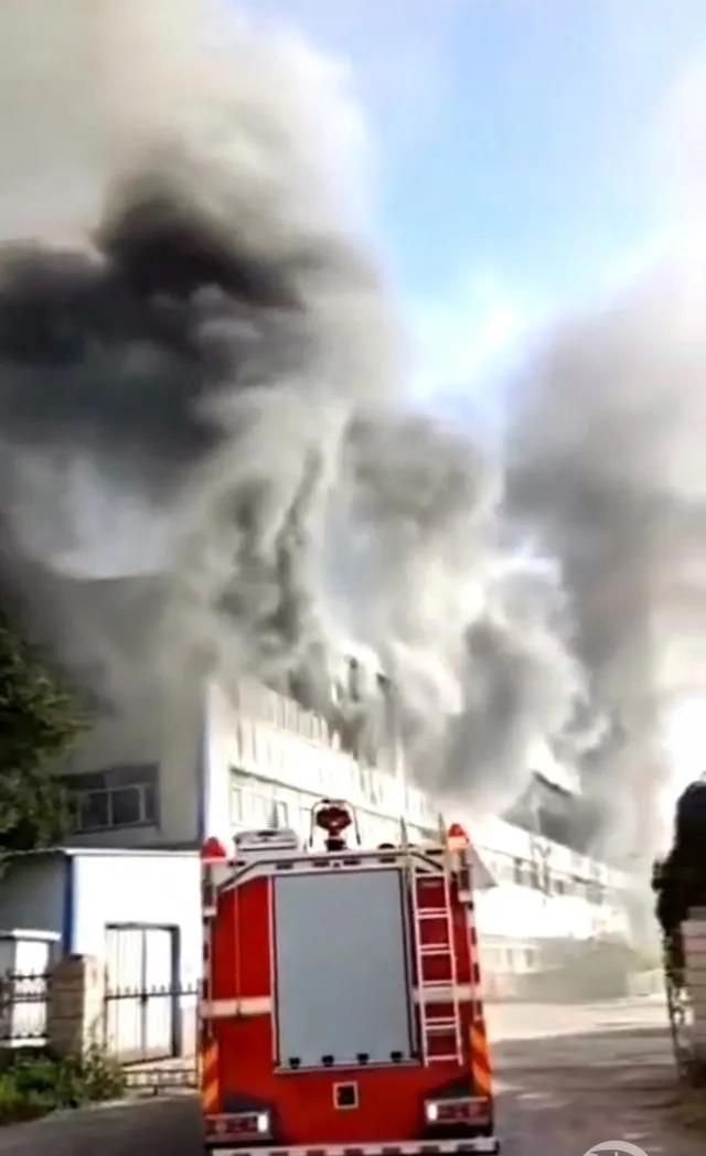突發(fā)！一物流倉庫發(fā)生火災，已造成14人死亡12人重傷