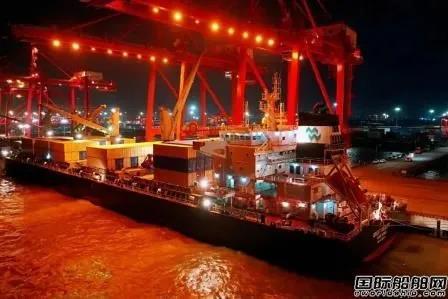 一船難求？這艘散貨船“跨界”集裝箱船順利啟航