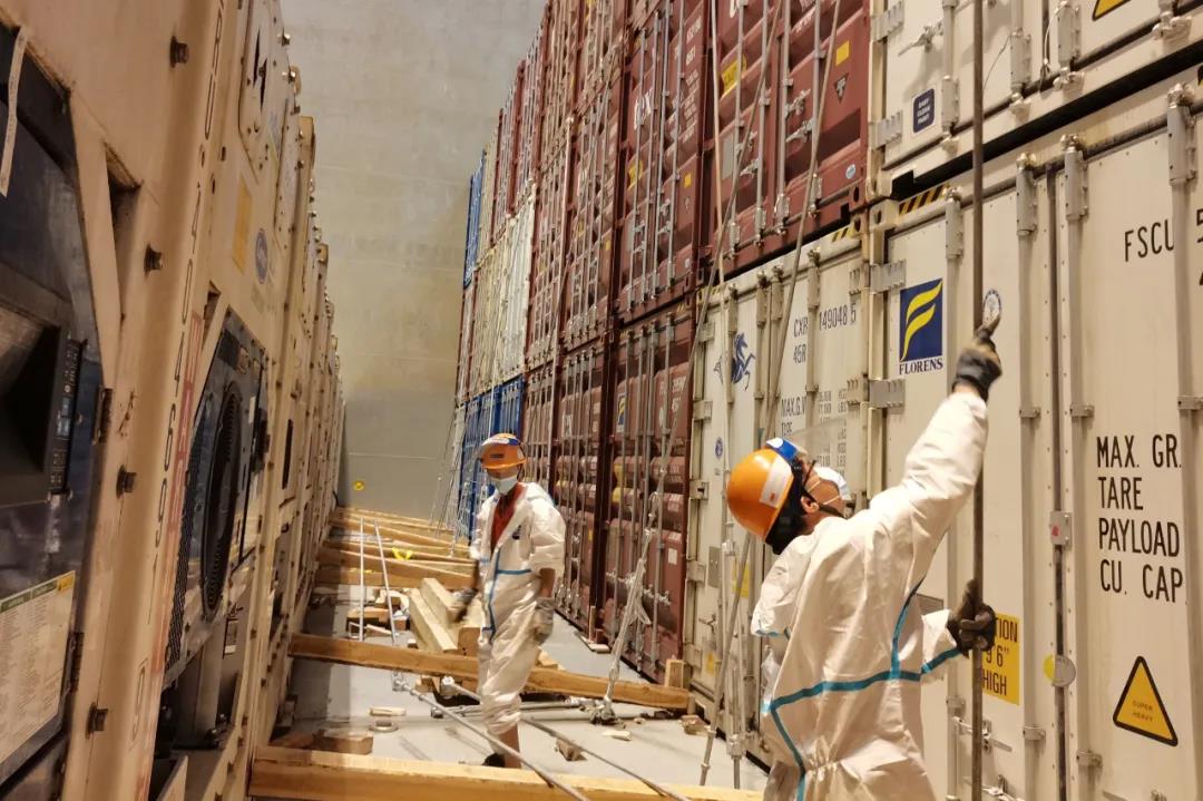 集裝箱船不夠？散貨船來湊！