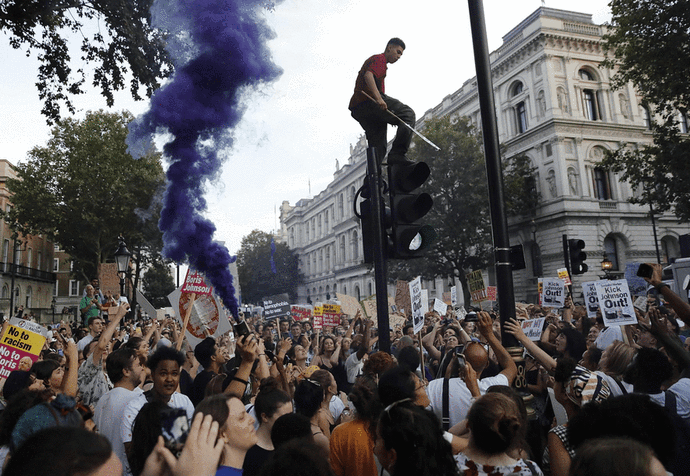 放棄了！英國政府將宣布民眾“與新冠共存”，解除掉所有防疫措施