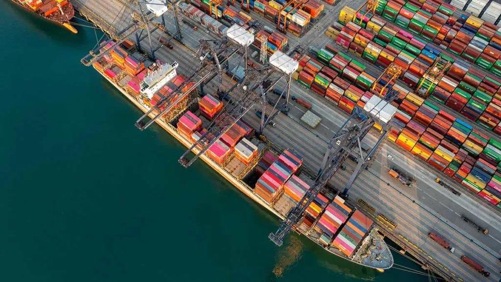 全球貨運(yùn)承壓！擁堵和設(shè)備短缺或?qū)?dǎo)致圣誕購(gòu)物季買(mǎi)家空手而歸