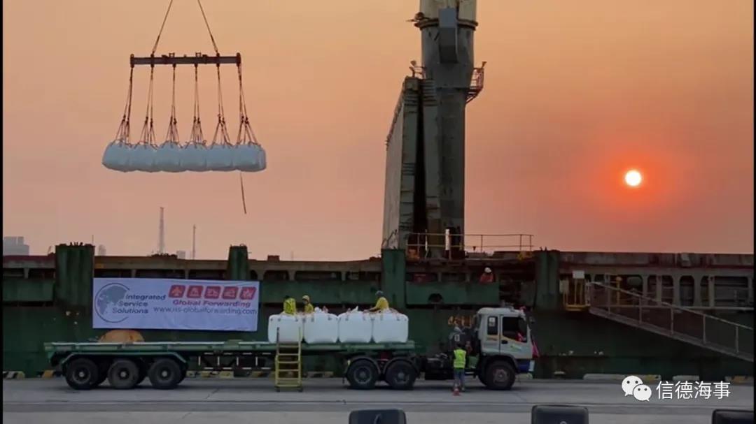 8000TEU中國貨物改成散貨運(yùn)輸，集運(yùn)市場火爆利好干散+冷藏船市場真實(shí)案例來了