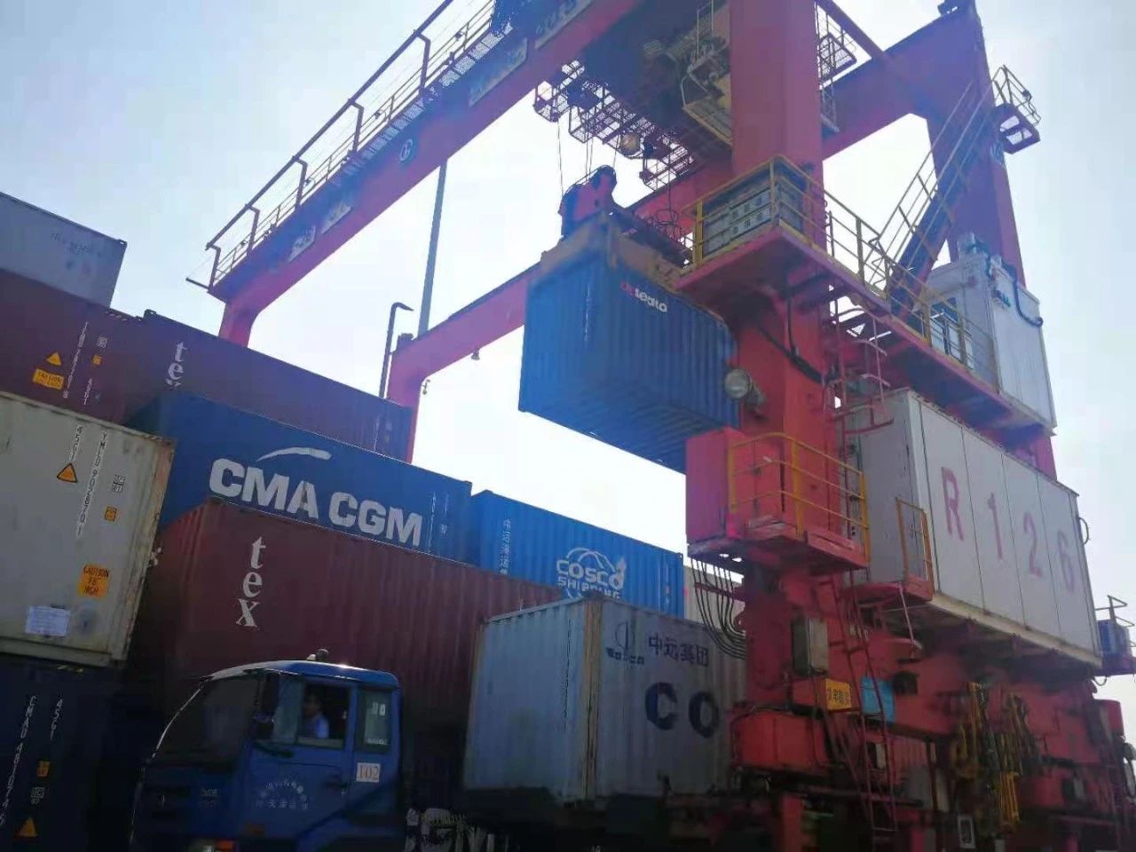 5月全國進出口整體通關時間壓縮比穩(wěn)定在60%以上