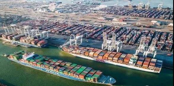 華南港口征收擁堵附加費，F(xiàn)AK/保費上漲，運費上漲達2萬美元/FEU  
