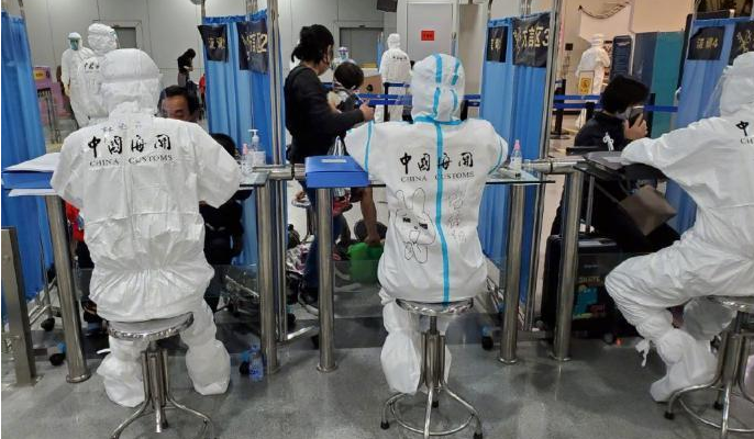 立即熔斷！深圳一入境航班32人陽(yáng)性，海關(guān)人員被感染！同源為印度變種病毒！ 
