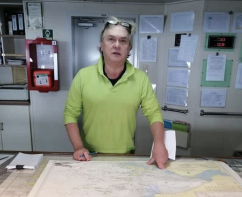 船長因新冠去世多國家拒絕掛靠，另有箱船疑有船員確診中斷航程