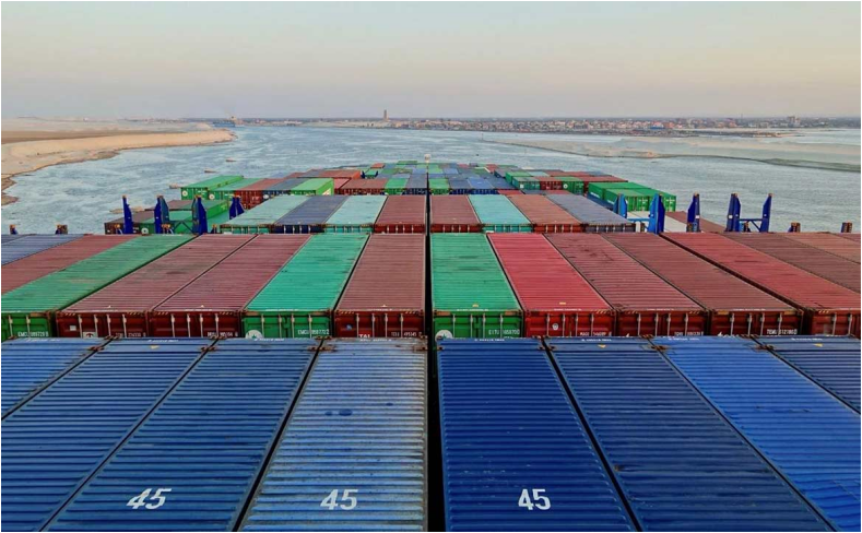 海盜 沙漠 貪婪——大副親述：蘇伊士運河雖便利, 船員為何不愿走？  