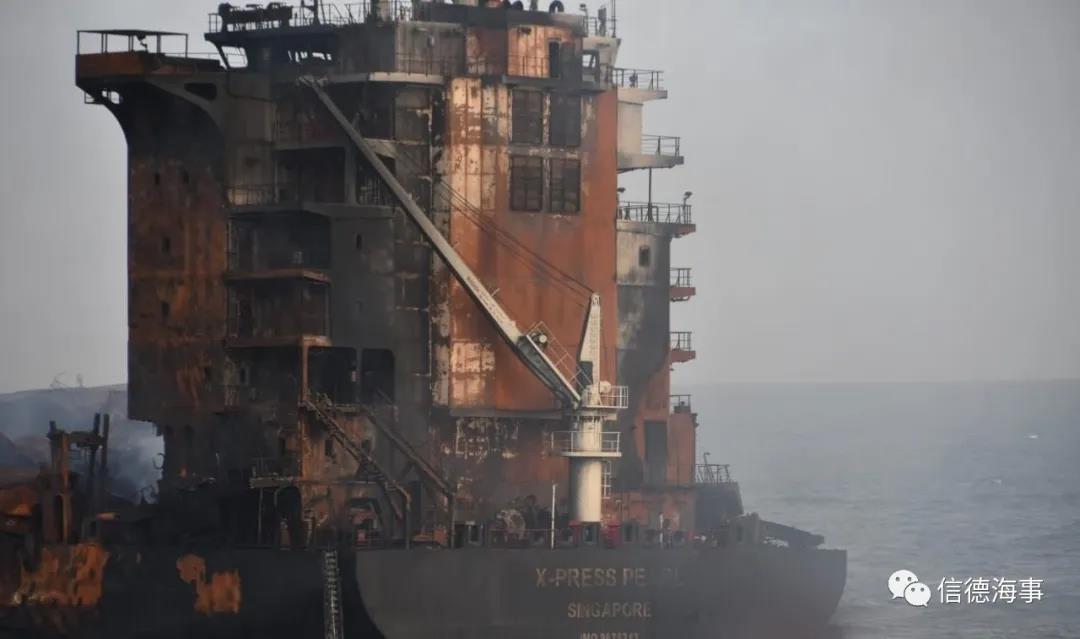 10天時(shí)間，這艘嶄新集裝箱船被燒成廢鐵