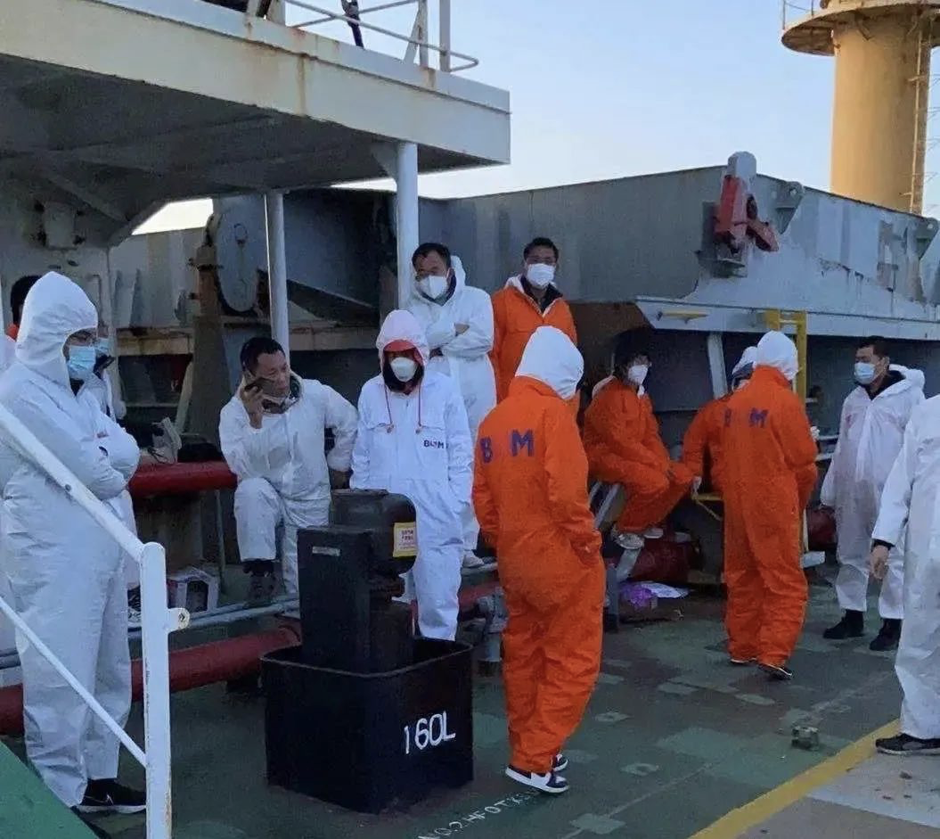 17名中國船員被“騙”上疫情船？船管公司：近期將分批下船！染疫船究竟能不能上？