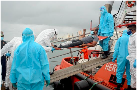 新船剛滅完火, 轉(zhuǎn)頭就是驚天大爆炸! 貨全毀, 船將沉，船員還確診! 只因硝酸包裝不當(dāng)？