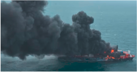 新船剛滅完火, 轉(zhuǎn)頭就是驚天大爆炸! 貨全毀, 船將沉，船員還確診! 只因硝酸包裝不當(dāng)？