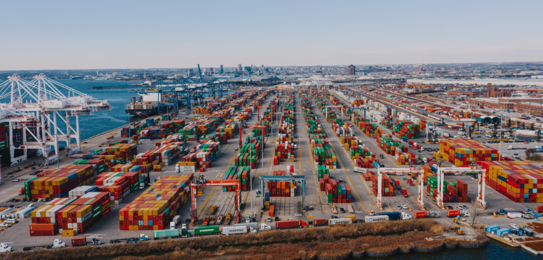 增航線、發(fā)補(bǔ)貼、保艙位、懲漲價(jià)！這個(gè)國(guó)家下狠招緩解海運(yùn)難題！  