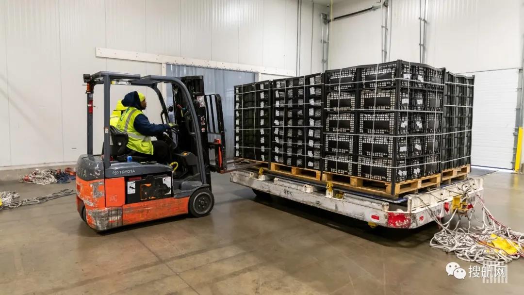 冷藏箱短缺促使季節(jié)性貨物走向空運(yùn)，航空貨運(yùn)市場面臨更大壓力