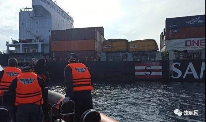 事故丨數(shù)個集裝箱損壞！一艘集裝箱船與散貨船相撞！