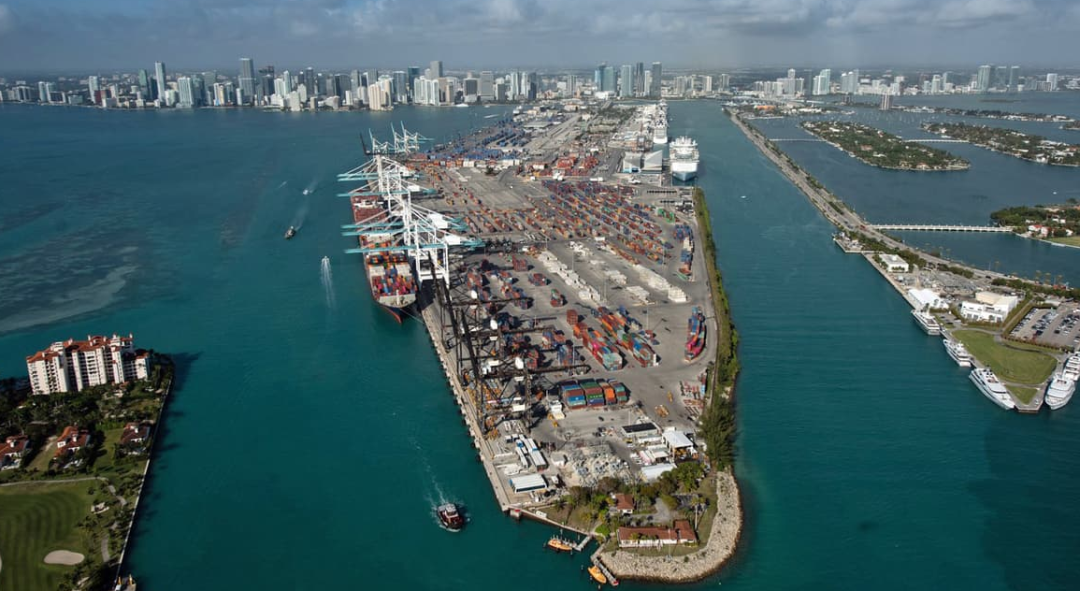 運(yùn)力緩解了？準(zhǔn)備為每個(gè)箱子支付15000美元；瘋了！艙位比價(jià)格更重要