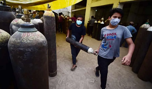 當(dāng)街焚尸、床位難求、日增34萬例……印度疫情全面失控  