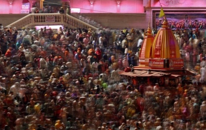 當(dāng)街焚尸、床位難求、日增34萬例……印度疫情全面失控  