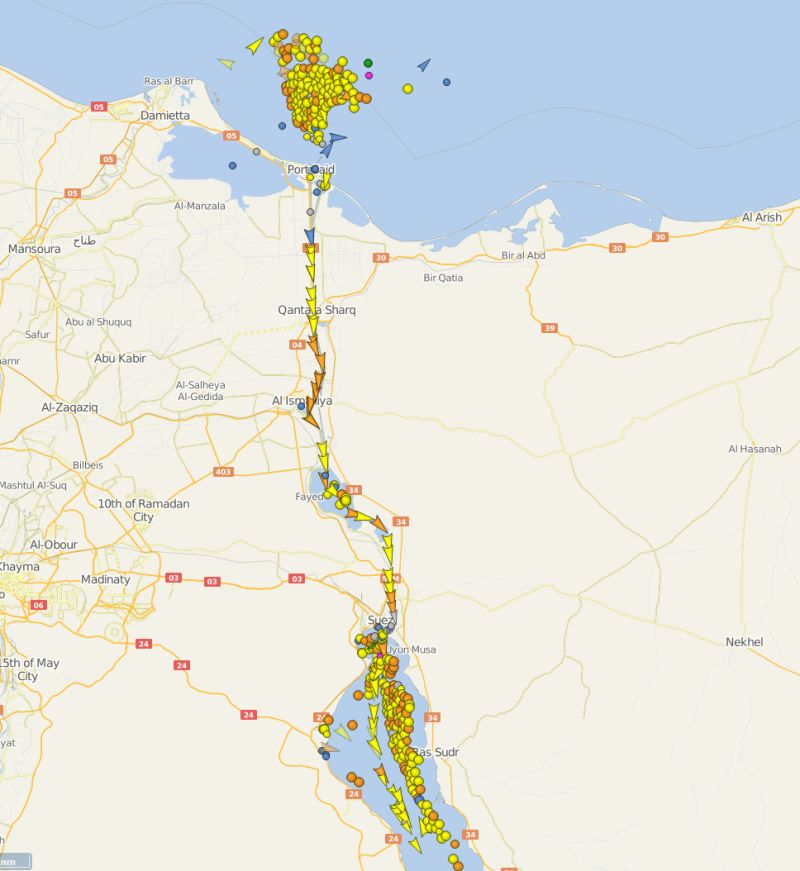  擠爆了！453艘船堵在運(yùn)河口, 水泄不通！
