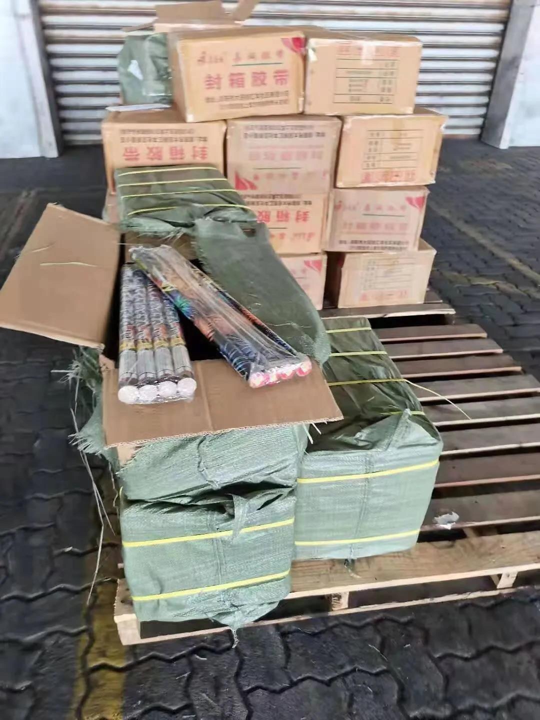 屢禁不止！30余噸煙花爆竹喬裝“偷渡”，海關(guān)多部門聯(lián)手執(zhí)法攔截