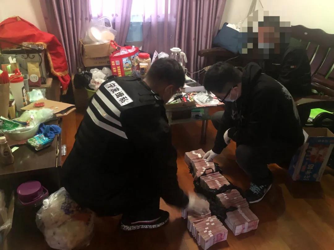 打擊成品油走私今晨收網(wǎng)，近100萬噸成品油，50億元大案告破  