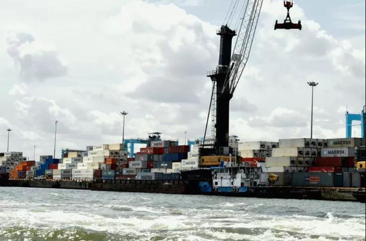 非洲大港擁堵加??！船舶最多等待80天才被允許進港！腐敗混亂充斥港口，出貨請注意！