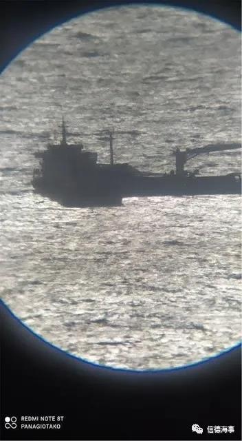 又一奇葩事故！周六，兩艘船舶攔腰相撞，合為一體