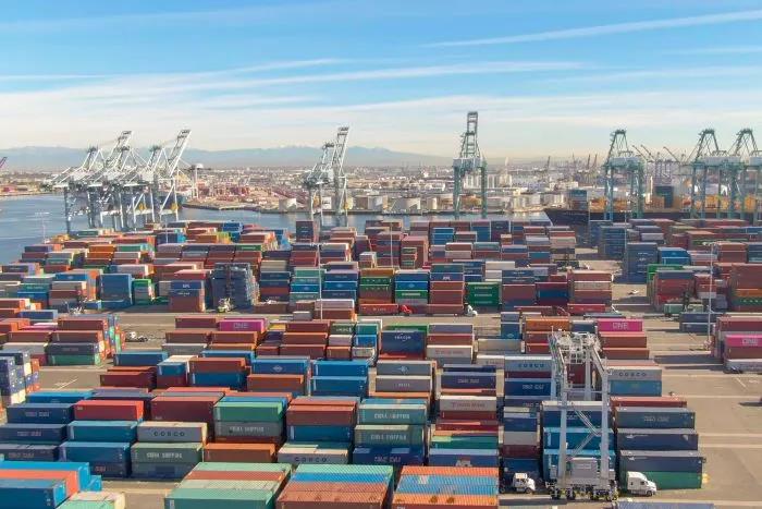 供應鏈延誤導致美西再陷擁堵！馬士基對8月貨量發(fā)出警告，呼吁托運人盡快還箱