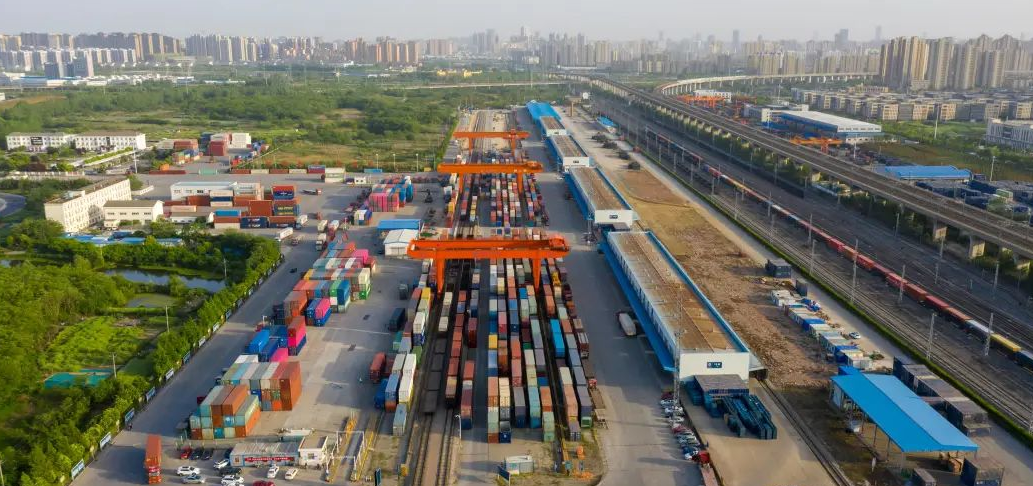 海運(yùn)受阻一箱難求，中歐班列成“黑馬”！