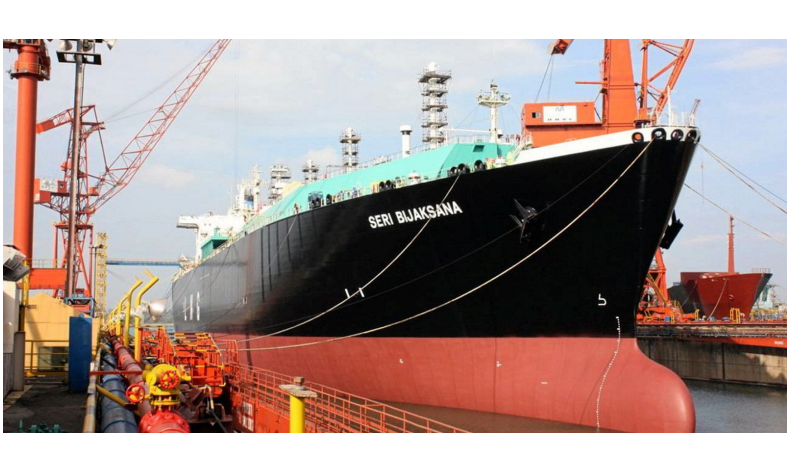 10年！她, 終于坐穩(wěn)馬來西亞首位女船長！執(zhí)掌一艘大型LNG船！...其他女海員沸騰了