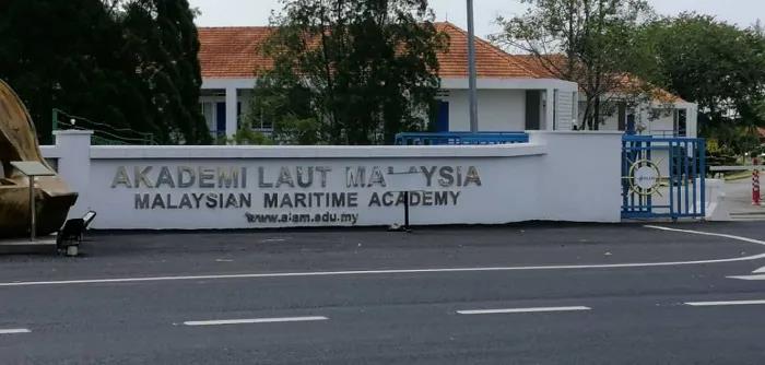 10年！她, 終于坐穩(wěn)馬來西亞首位女船長！執(zhí)掌一艘大型LNG船！...其他女海員沸騰了