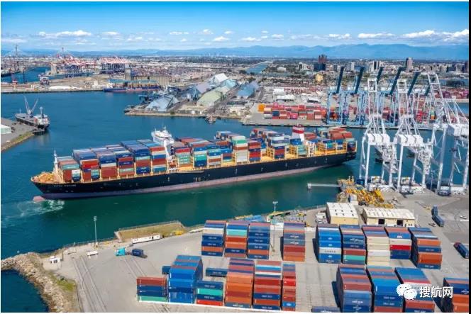 洛杉磯/長灘港外集裝箱船數(shù)量創(chuàng)紀(jì)錄，內(nèi)陸運(yùn)輸系統(tǒng)阻礙港口集裝箱運(yùn)出
