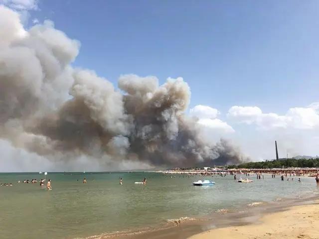 有多慘！歐洲多國淪陷，美國數(shù)千人撤離，進入緊急狀態(tài)！多國已被高溫大火吞噬！極端天氣頻發(fā)，聯(lián)合國氣候報告敲響警鐘！