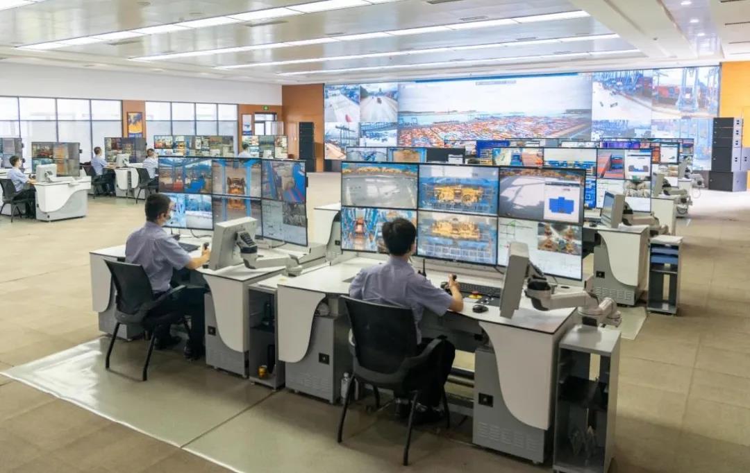 全球首創(chuàng)！山東港口青島港自動(dòng)化橋吊“一對(duì)多”監(jiān)控系統(tǒng)，完成上線測(cè)試