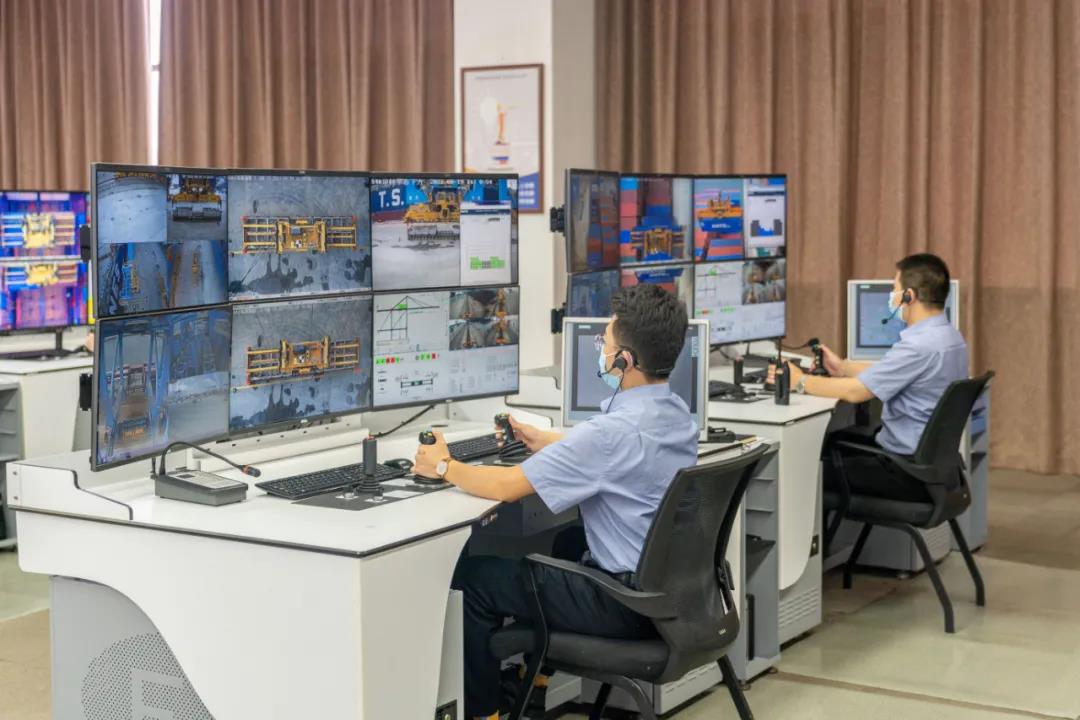 全球首創(chuàng)！山東港口青島港自動(dòng)化橋吊“一對(duì)多”監(jiān)控系統(tǒng)，完成上線測(cè)試