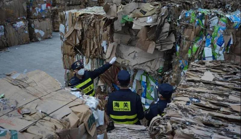 集裝箱剛從英國出發(fā)就被盯牢，滯港18年仍被退運…