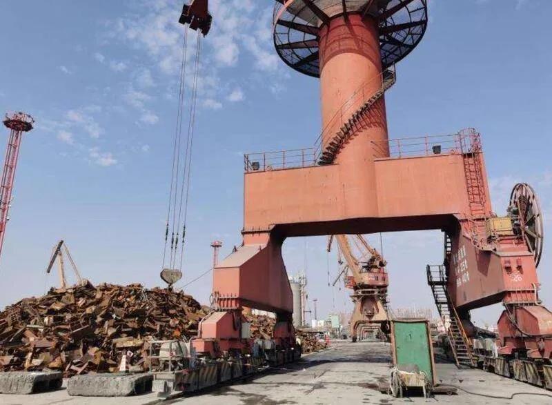 集裝箱剛從英國出發(fā)就被盯牢，滯港18年仍被退運…