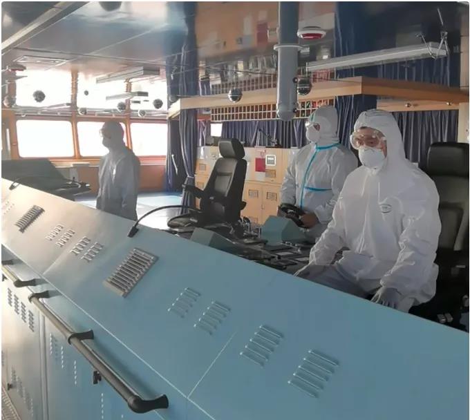 巨虧！船東嫌疫苗小貴, 結(jié)果油輪26船員14陽(yáng)性! 多數(shù)未接種...隔離 換員, 搭了更多