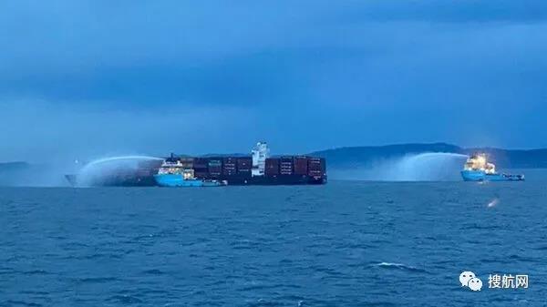 突發(fā)！一集裝箱船約40個集裝箱落水，船上集裝箱著火，曾掛靠我國多個主要港口