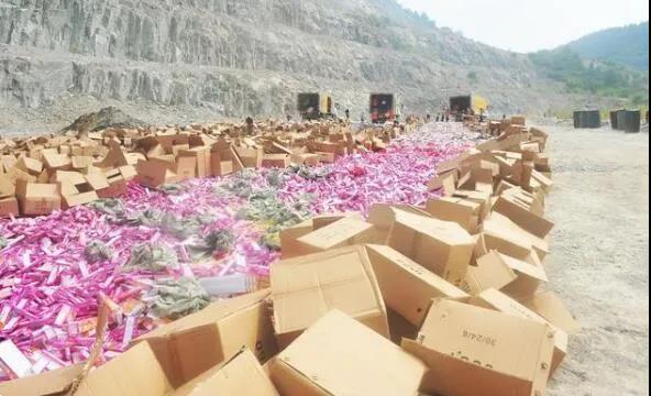 5個裝滿83噸“炸藥”的集裝箱準備出運，被海關(guān)截獲！5人被刑拘！