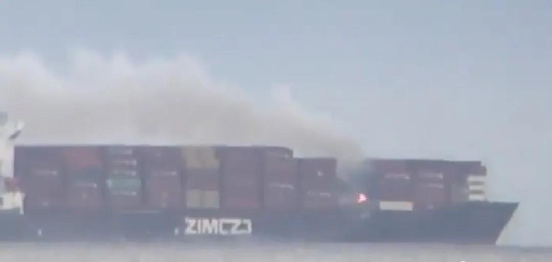 要錢不要命！150噸“炸藥”已經(jīng)裝箱，準(zhǔn)備上船出運(yùn)！