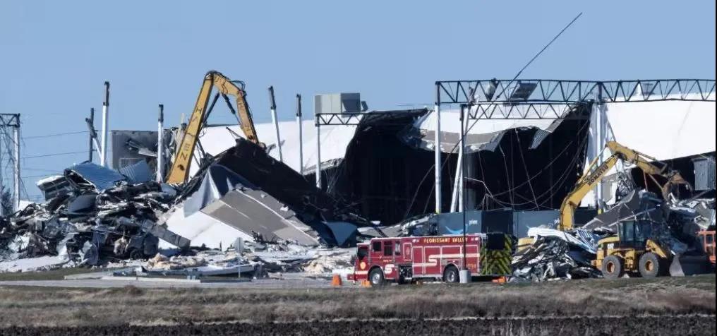 突發(fā)！超30場(chǎng)龍卷風(fēng)襲擊美國(guó)6州致上百人身亡，有亞馬遜倉(cāng)庫(kù)大面積坍塌！