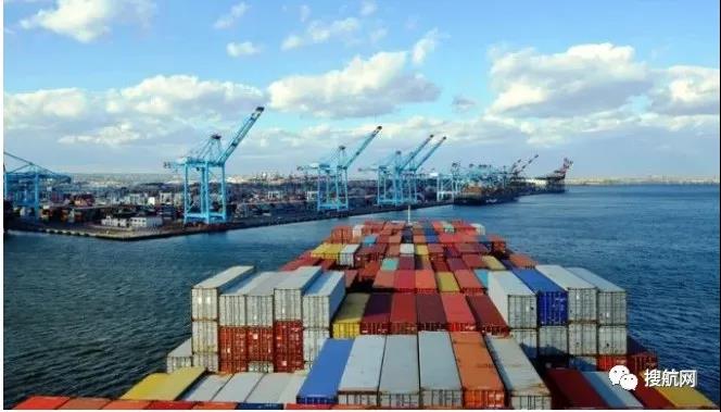 101艘集裝箱船橫跨1000英里等待泊位！