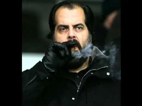 7年完成 50 次船舶收購，他成為世界最大支線型獨立集裝箱獨立船東！