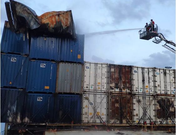 剛剛！海關(guān)截獲一批裝滿20噸“炸藥”集裝箱準(zhǔn)備裝船出運(yùn)！貨代報(bào)關(guān)要遭殃！今年已有12人獲刑...