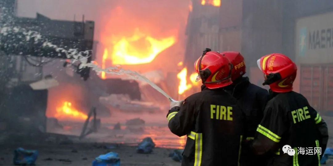 突發(fā)！堆場(chǎng)爆炸起火，1300多個(gè)貨柜損毀！涉多家船東和貨代！49人死亡300多人受傷