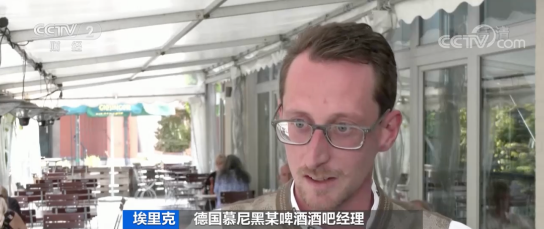 在國外，排隊(duì)半個(gè)月，都沒加上一箱油…